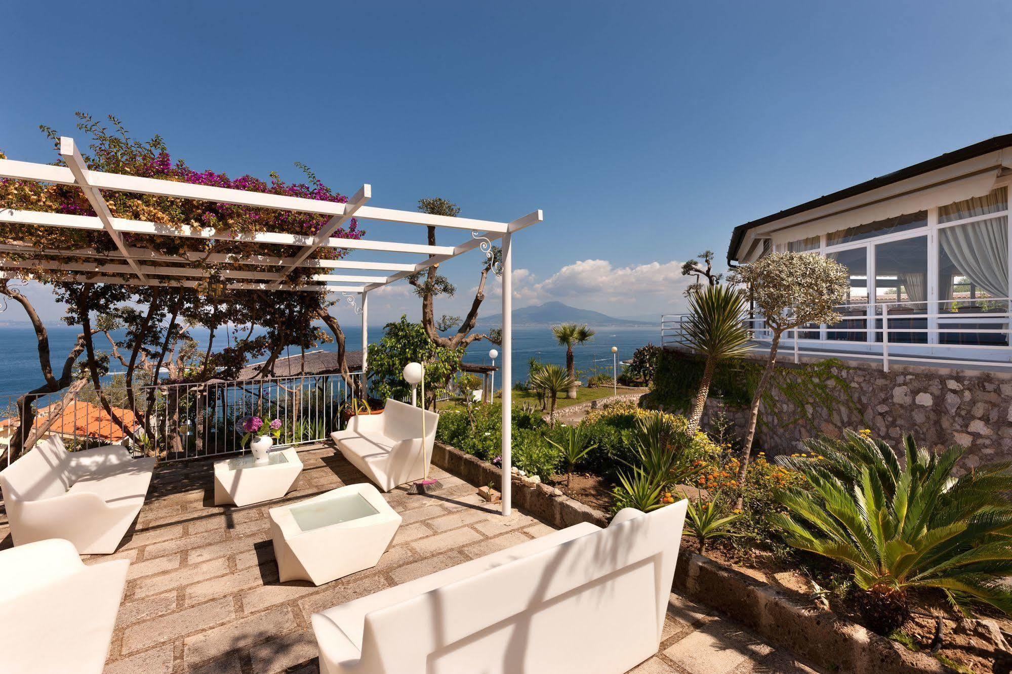 Hotel Villa Lubrense Massa Lubrense Exteriör bild